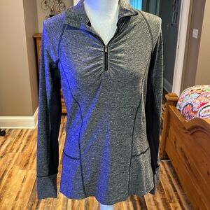 Champion semi fitted top size medium